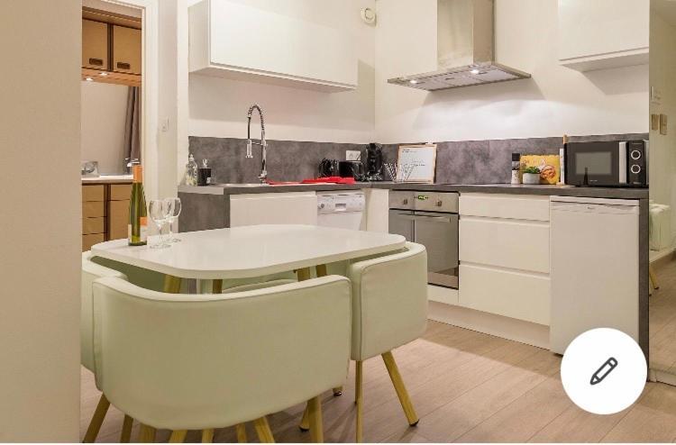 Appartement Colmar Centre Historique Avec Garage מראה חיצוני תמונה